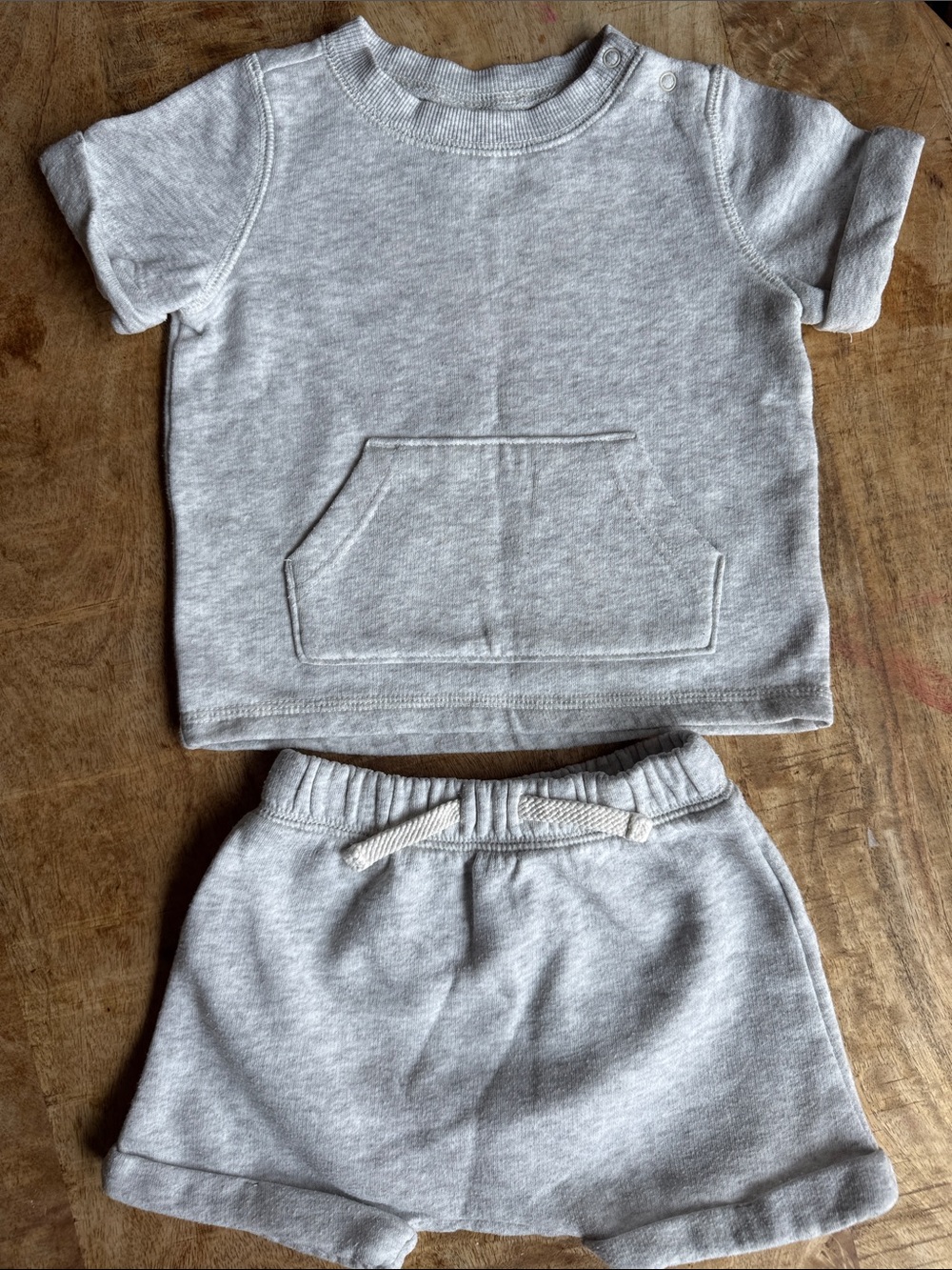 Gray Short-Sleeve Sweatsuit Set || Old Navy